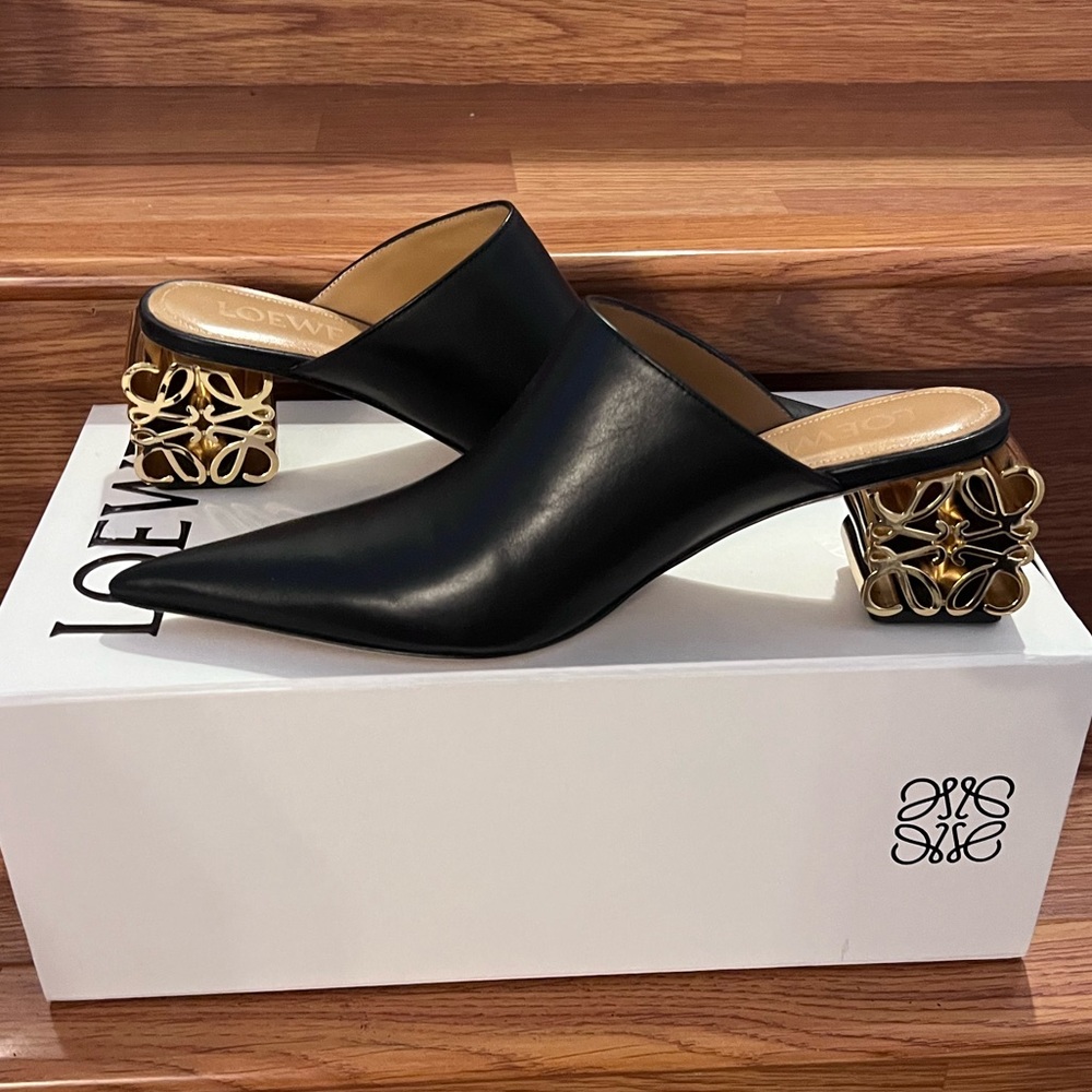 Loewe Anagram Mule size 38, brand new and authentic. Comes with original box/bag